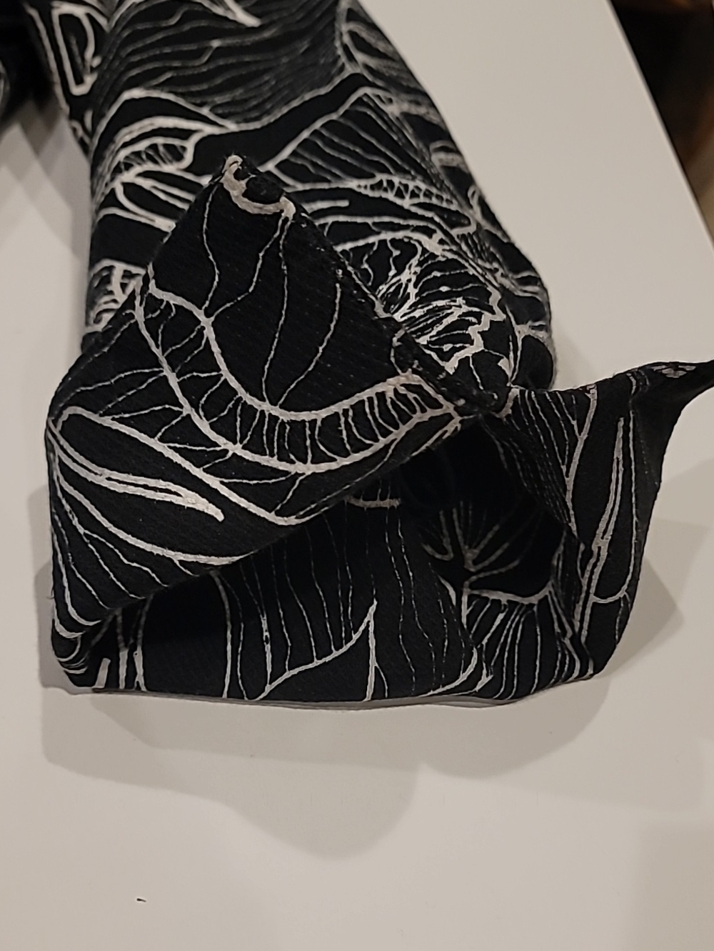 Austin Reed Black and White Floral. Open Front Jacket 22W - Picture 5 of 12